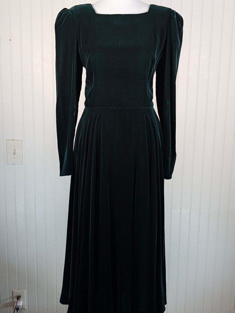 Albert Nipon Vintage Dark Green Velvet Long Sleeve Midi Dress Size 12